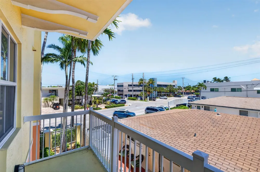 4332 Seagrape Drive #4 Lauderdale By The Sea, FL 33308