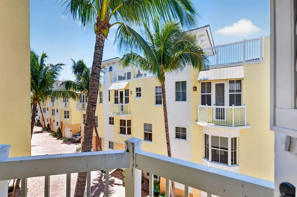 4332 Seagrape Drive #4 Lauderdale By The Sea, FL 33308