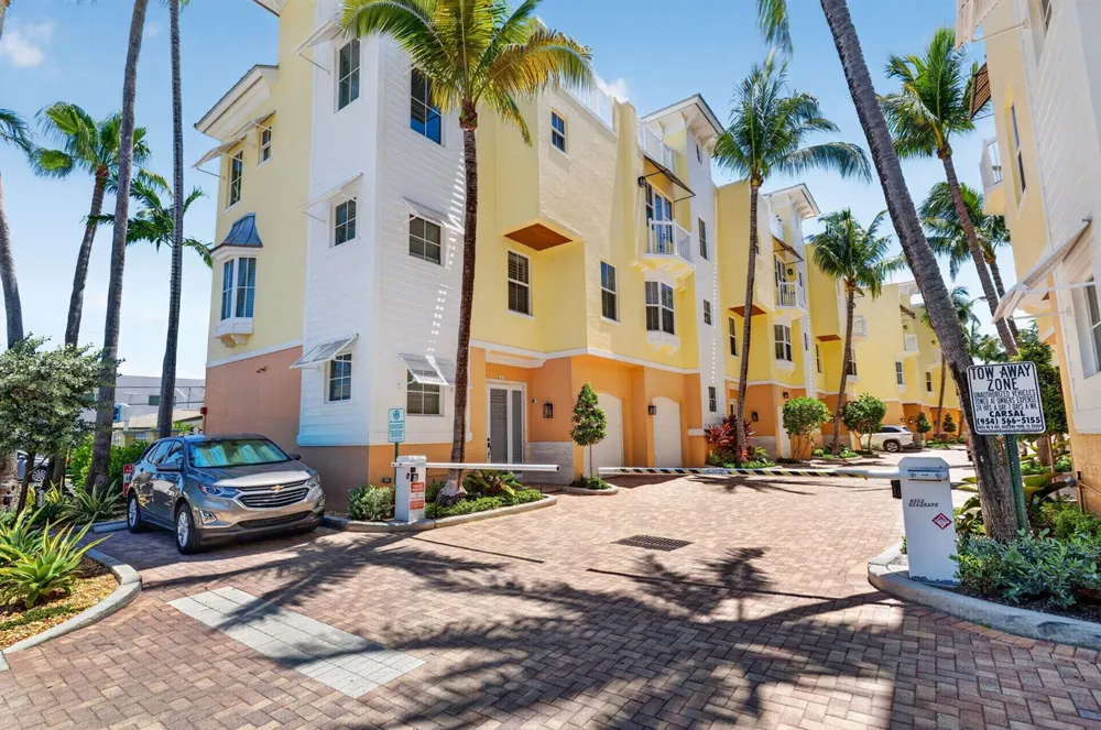 4332 Seagrape Drive #4 Lauderdale By The Sea, FL 33308