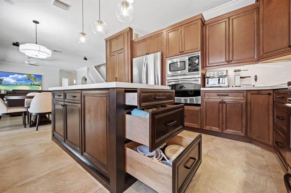 978 Greenwood Road Weston, FL 33327