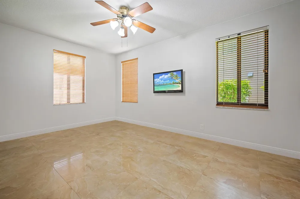 978 Greenwood Road Weston, FL 33327