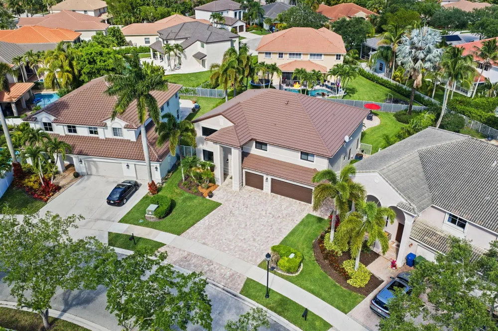 978 Greenwood Road Weston, FL 33327