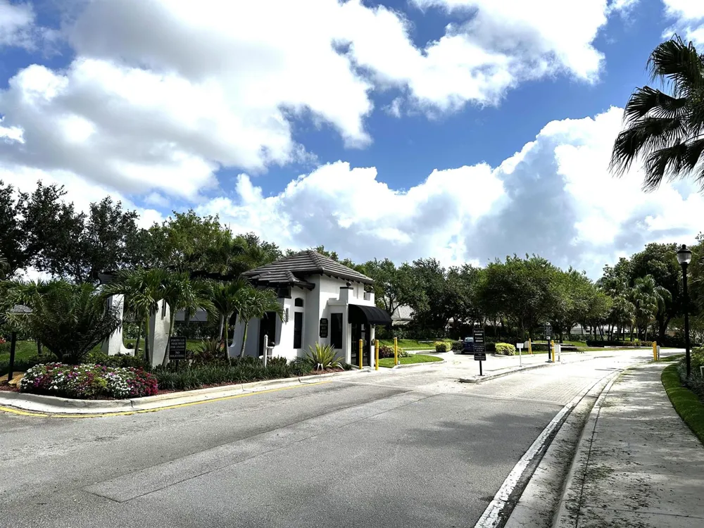 978 Greenwood Road Weston, FL 33327