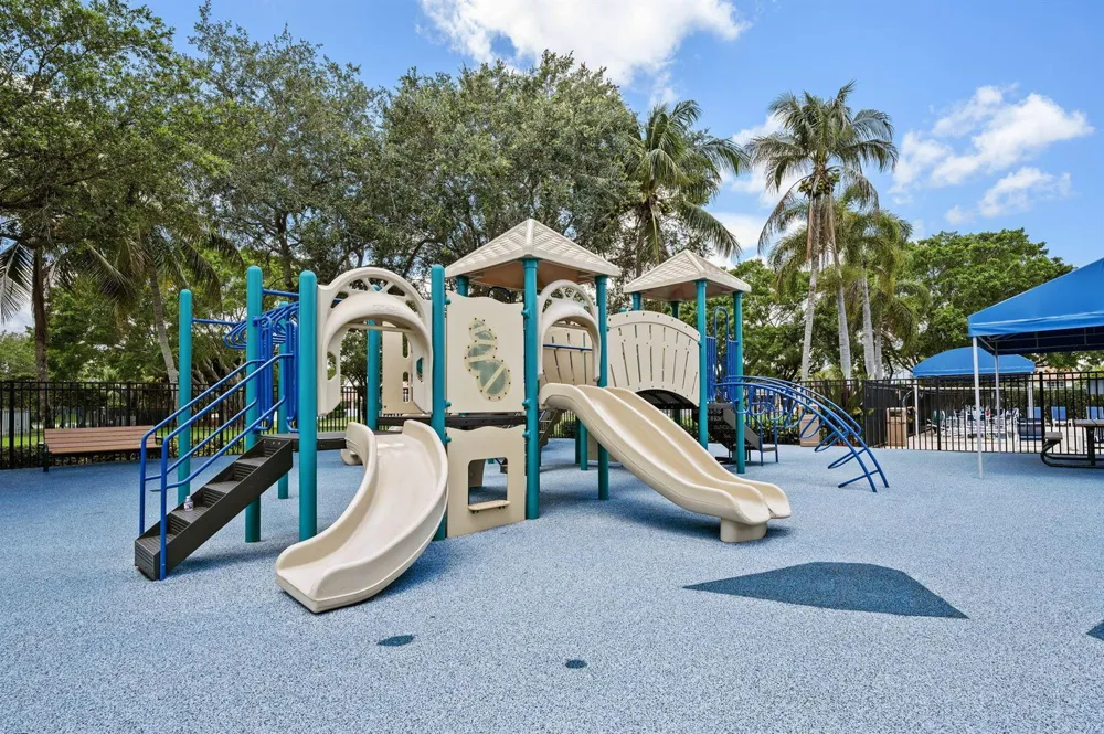 978 Greenwood Road Weston, FL 33327