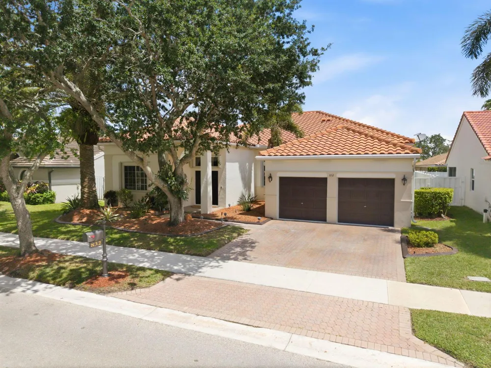 832 Heritage Drive Weston, FL 33326