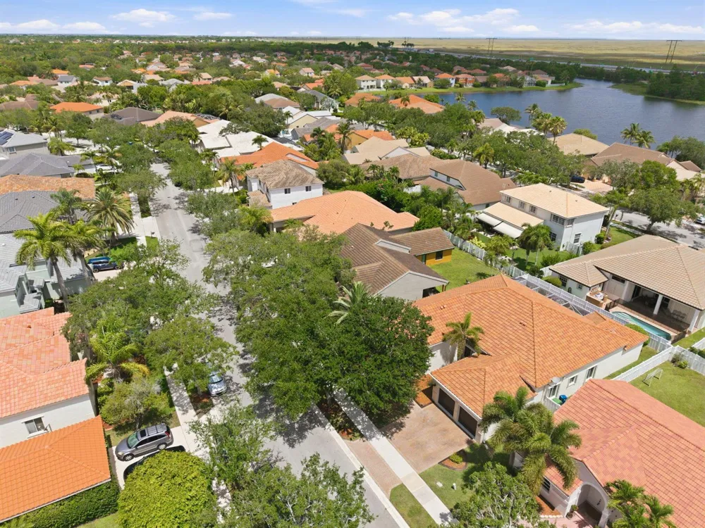 832 Heritage Drive Weston, FL 33326