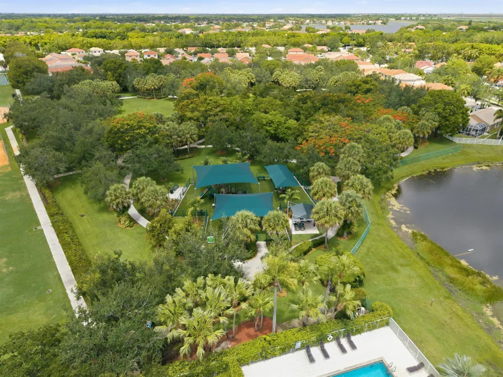 832 Heritage Drive Weston, FL 33326