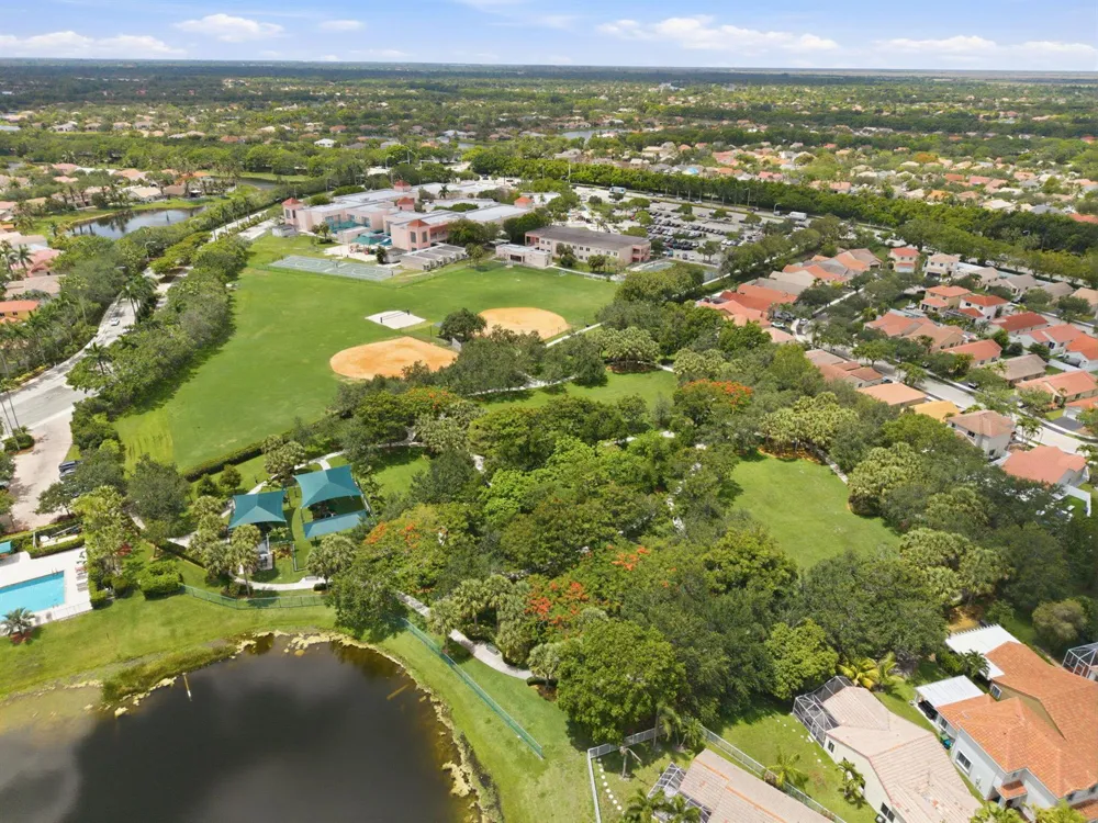 832 Heritage Drive Weston, FL 33326