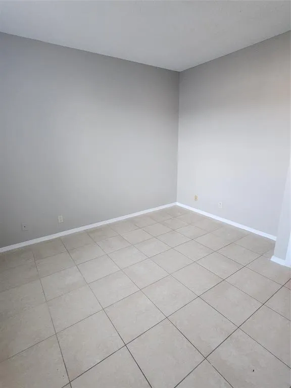 51 Whitehead Circle #51 Weston, FL 33326
