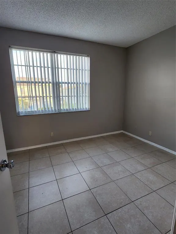 51 Whitehead Circle #51 Weston, FL 33326