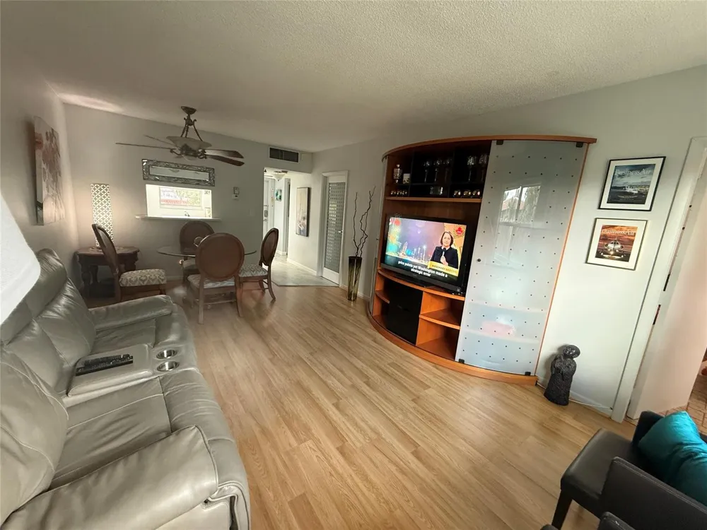 3431 NW 50th Avenue #304 Lauderdale Lakes, FL 33319