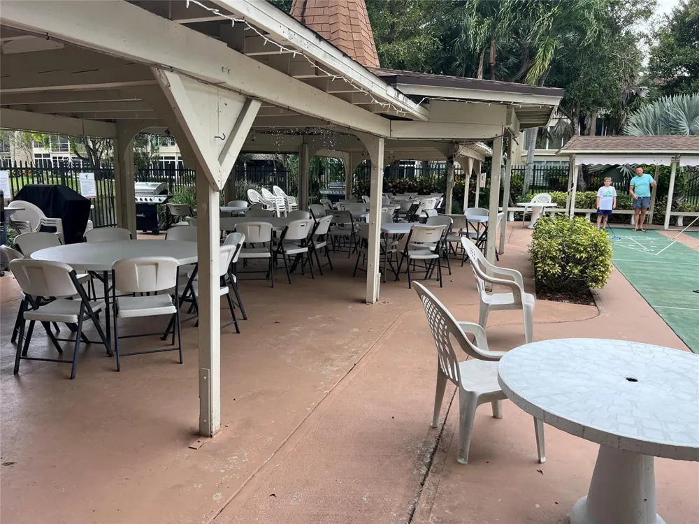 3431 NW 50th Avenue #304 Lauderdale Lakes, FL 33319