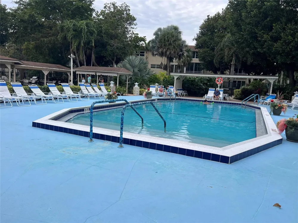 3431 NW 50th Avenue #304 Lauderdale Lakes, FL 33319