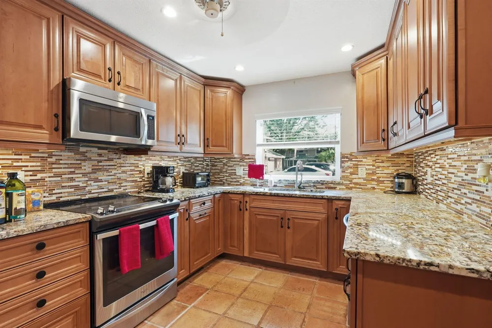 2049 NW 45th Avenue Coconut Creek, FL 33066