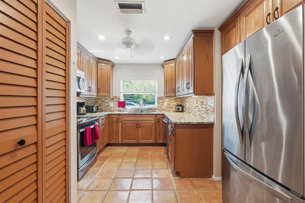 2049 NW 45th Avenue Coconut Creek, FL 33066
