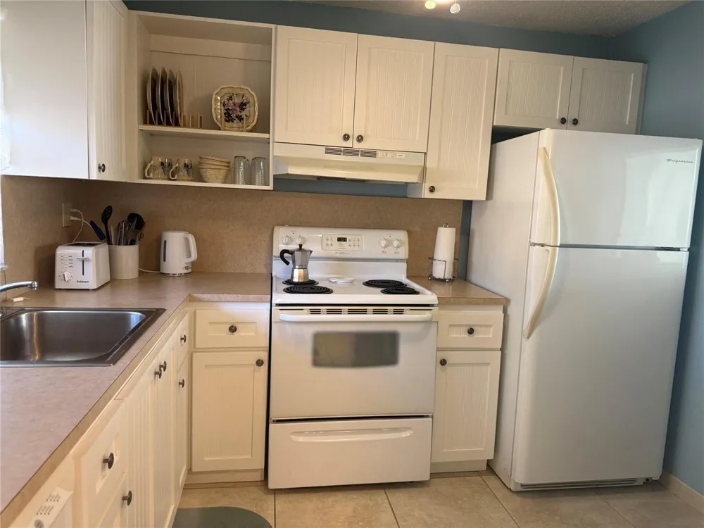 2761 PINE ISLAND ROAD #204 Sunrise, FL 33322