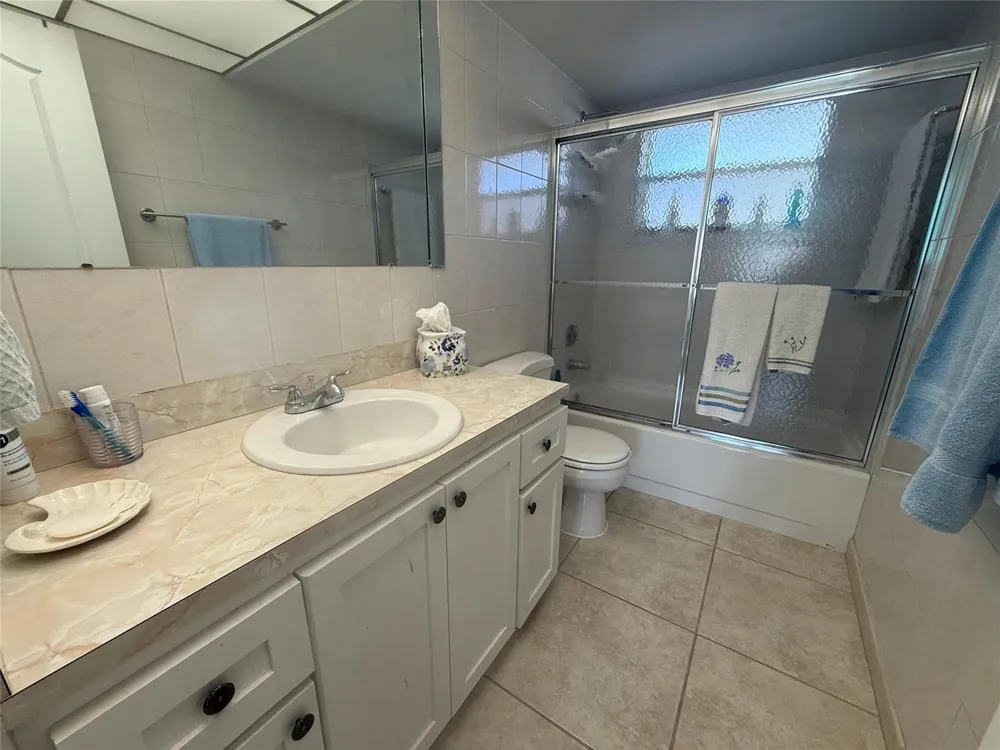 2761 PINE ISLAND ROAD #204 Sunrise, FL 33322