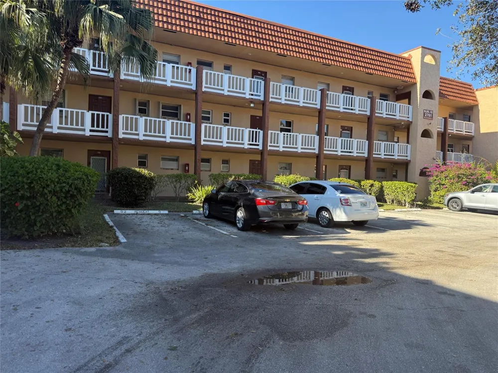 2761 PINE ISLAND ROAD #204 Sunrise, FL 33322