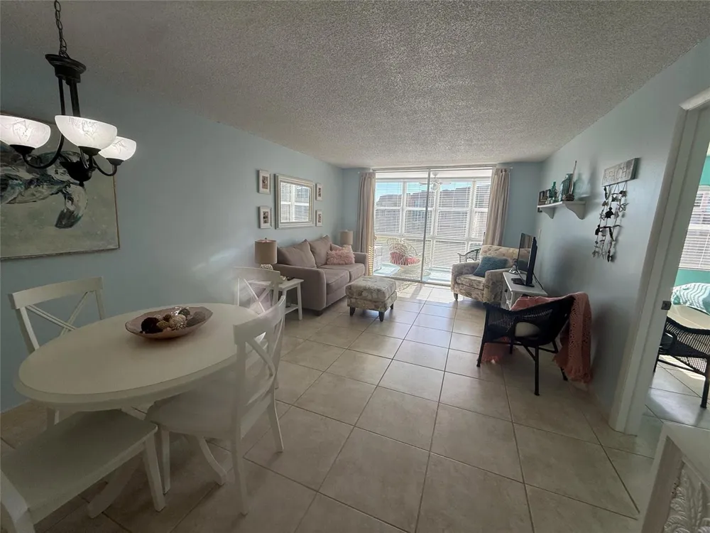 2761 PINE ISLAND ROAD #204 Sunrise, FL 33322