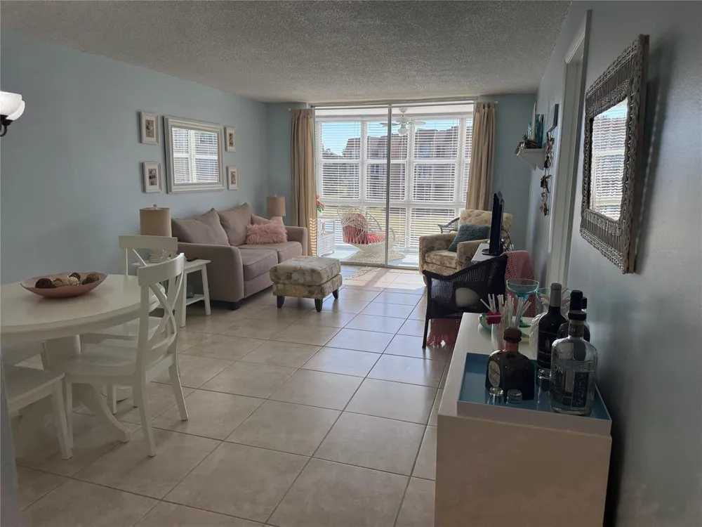 2761 PINE ISLAND ROAD #204 Sunrise, FL 33322