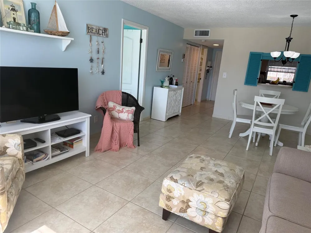 2761 PINE ISLAND ROAD #204 Sunrise, FL 33322