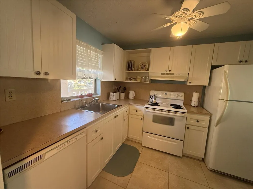 2761 PINE ISLAND ROAD #204 Sunrise, FL 33322
