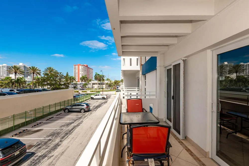 2076 S Ocean Drive #207 Hallandale Beach, FL 33009