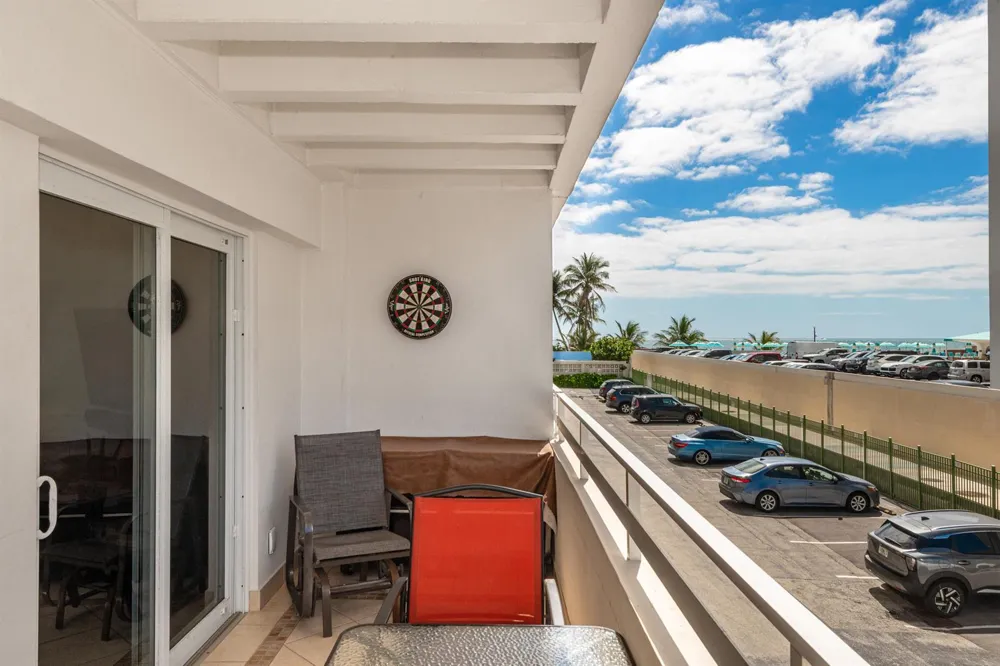 2076 S Ocean Drive #207 Hallandale Beach, FL 33009