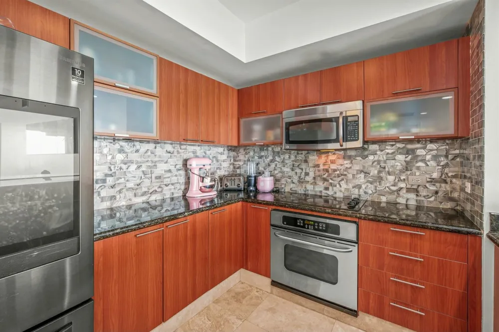 2640 Lake Shore Drive #1710 Riviera Beach, FL 33404