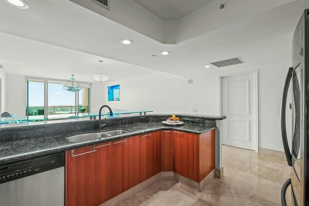 2640 Lake Shore Drive #1710 Riviera Beach, FL 33404