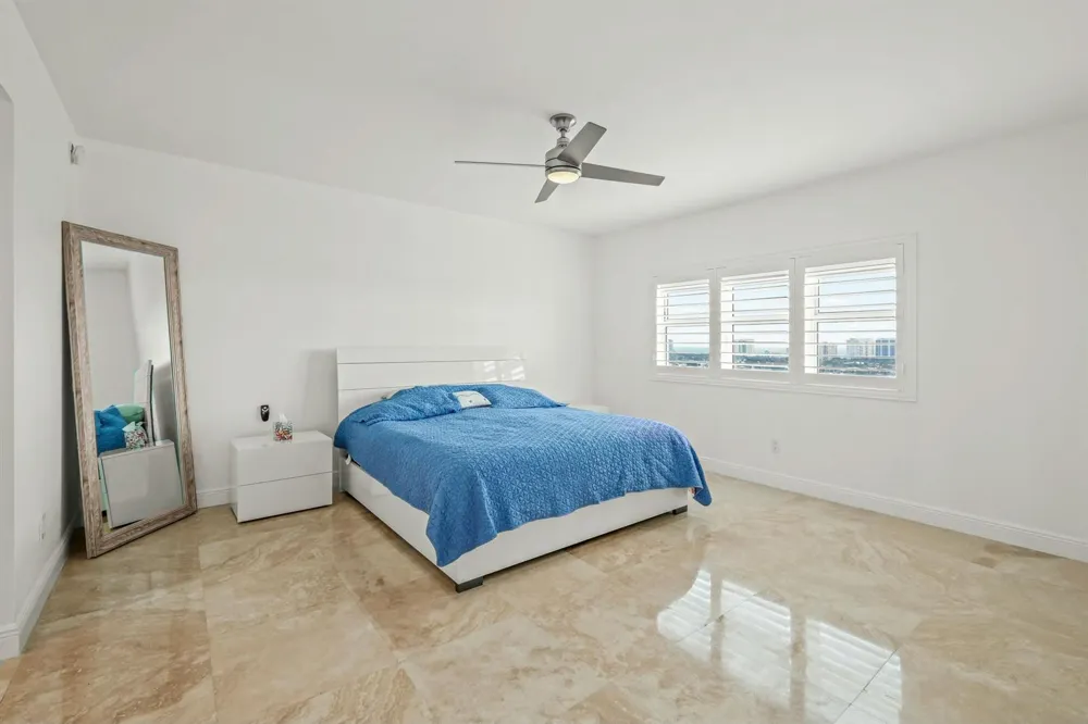 2640 Lake Shore Drive #1710 Riviera Beach, FL 33404