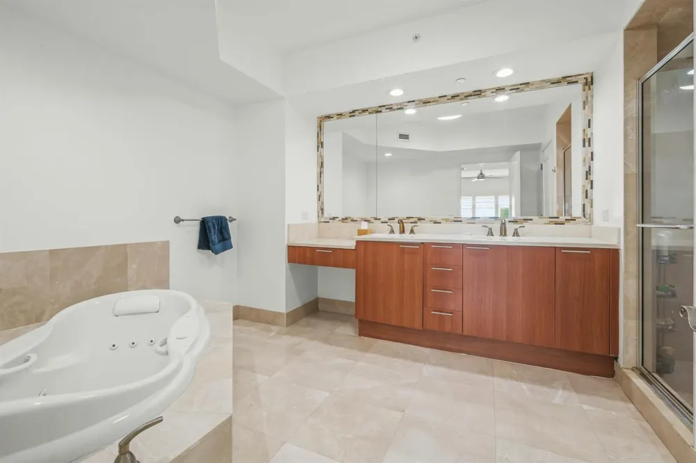 2640 Lake Shore Drive #1710 Riviera Beach, FL 33404