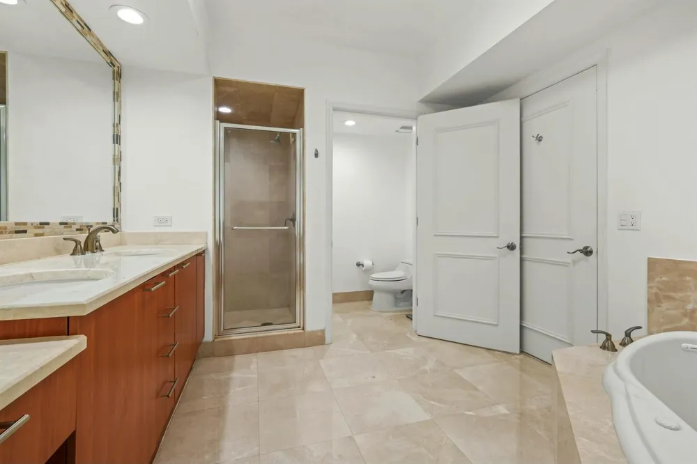 2640 Lake Shore Drive #1710 Riviera Beach, FL 33404