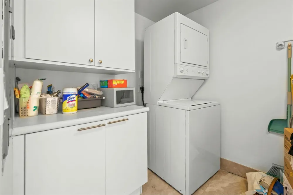 2640 Lake Shore Drive #1710 Riviera Beach, FL 33404