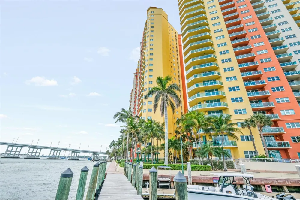 2640 Lake Shore Drive #1710 Riviera Beach, FL 33404