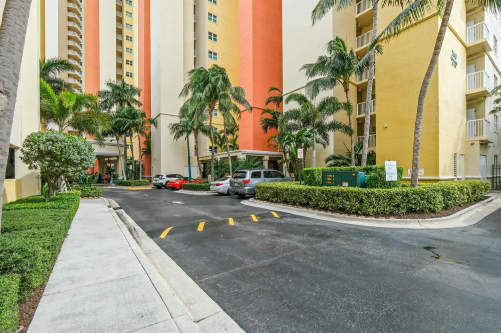 2640 Lake Shore Drive #1710 Riviera Beach, FL 33404