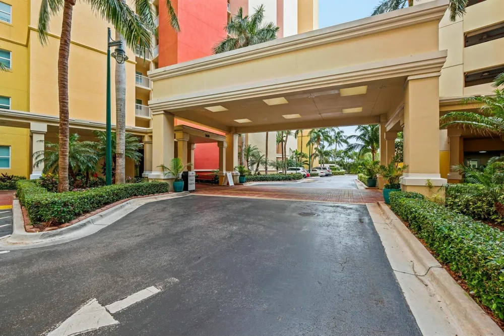2640 Lake Shore Drive #1710 Riviera Beach, FL 33404