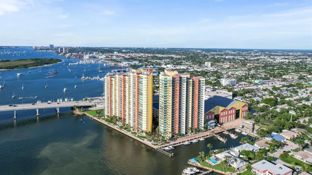 2640 Lake Shore Drive #1710 Riviera Beach, FL 33404