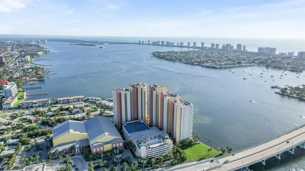 2640 Lake Shore Drive #1710 Riviera Beach, FL 33404