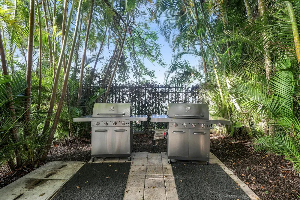2640 Lake Shore Drive #1710 Riviera Beach, FL 33404