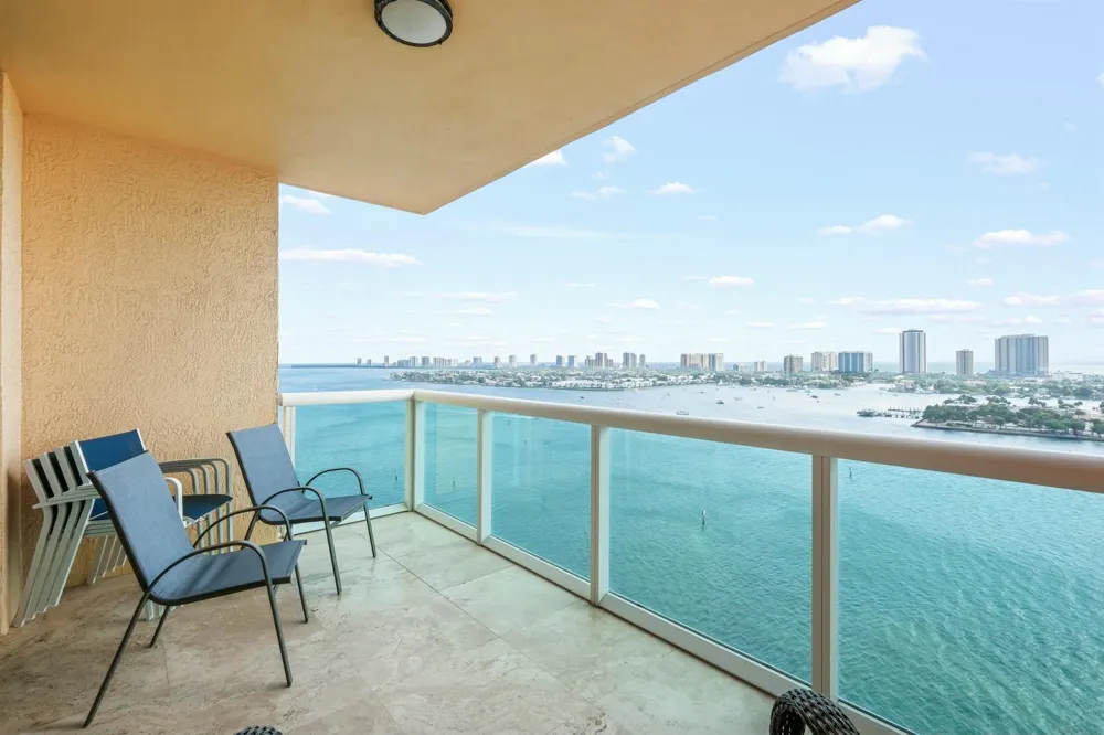 2640 Lake Shore Drive #1710 Riviera Beach, FL 33404