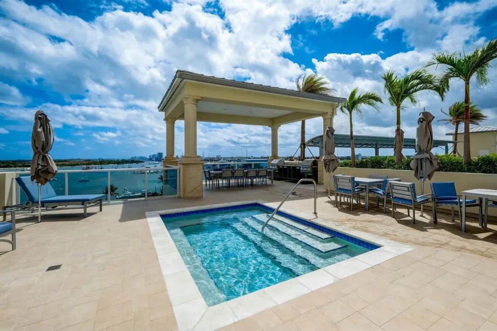 2640 Lake Shore Drive #1710 Riviera Beach, FL 33404