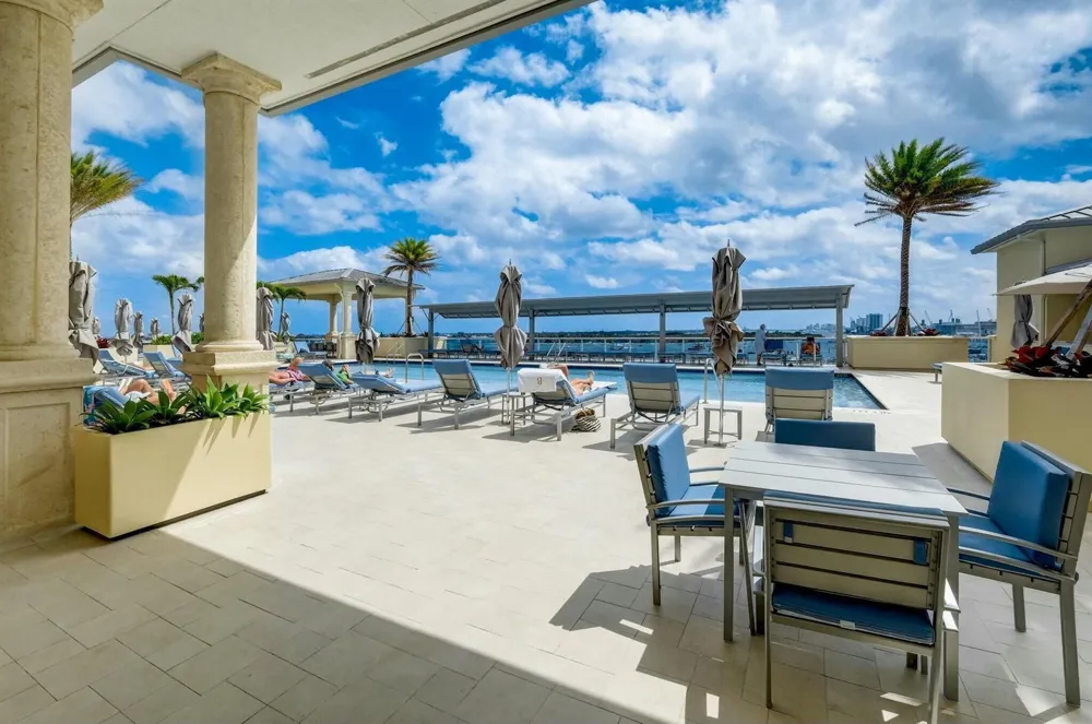 2640 Lake Shore Drive #1710 Riviera Beach, FL 33404