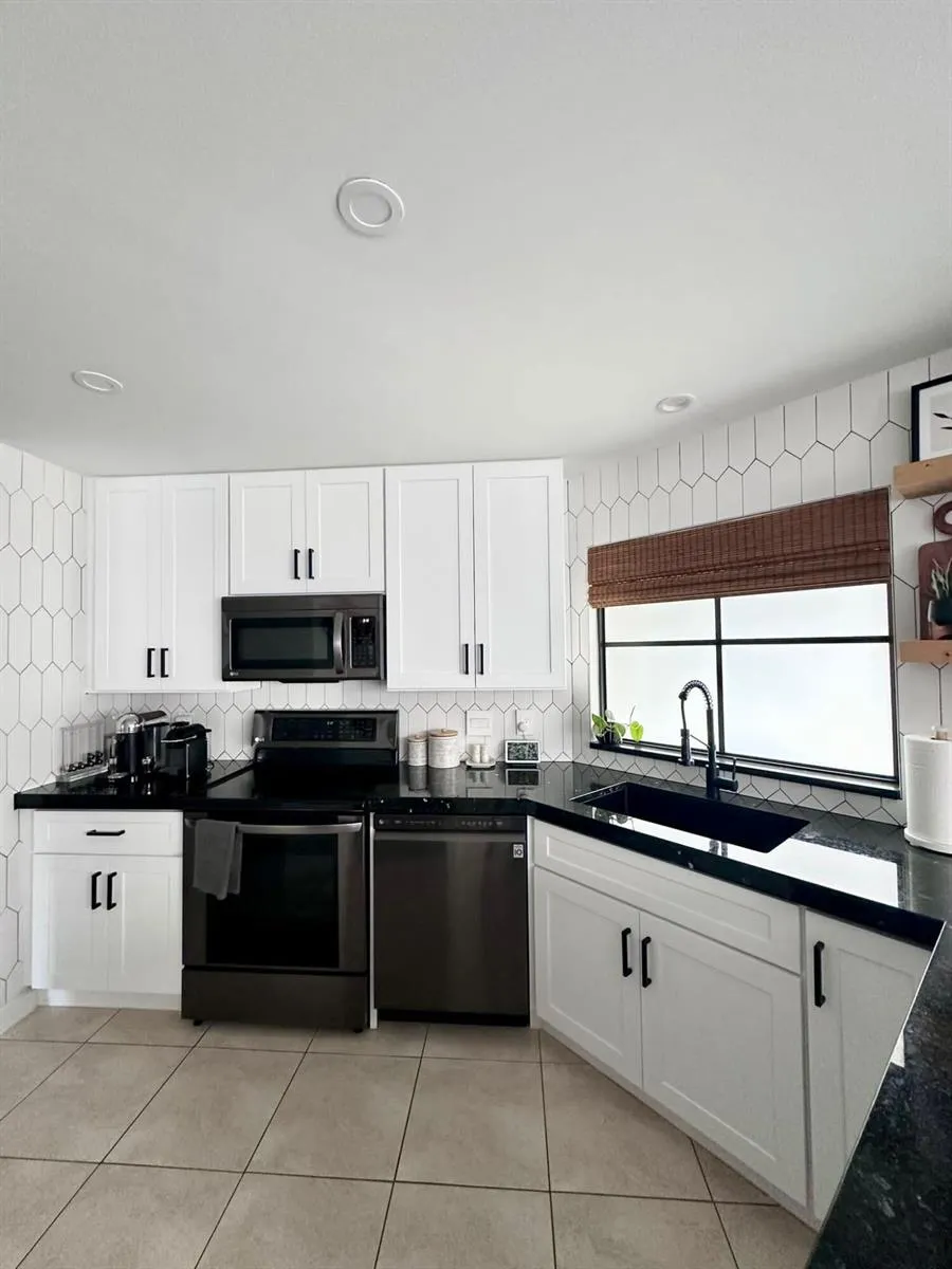 132 Weybridge Circle Royal Palm Beach, FL 33411