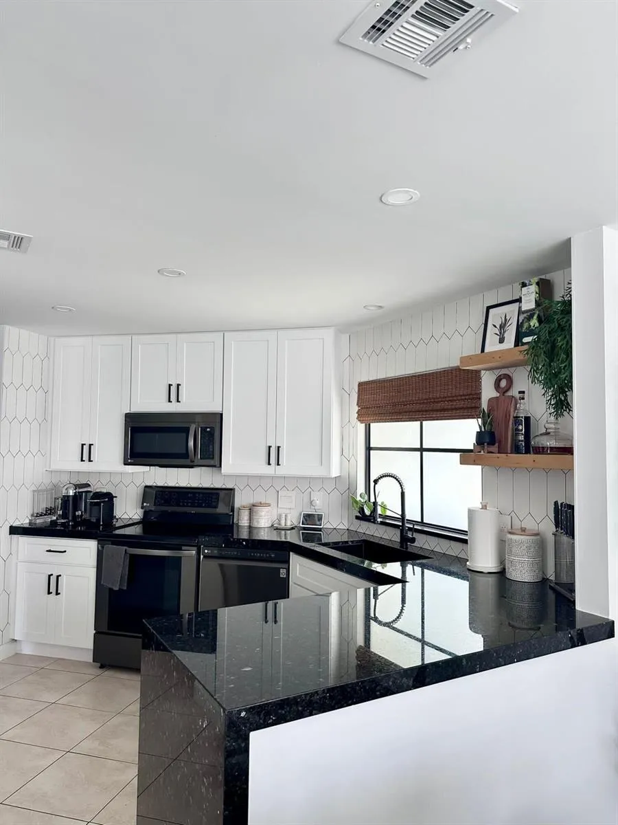 132 Weybridge Circle Royal Palm Beach, FL 33411