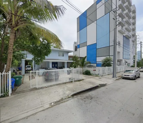 652 NW 1st Street