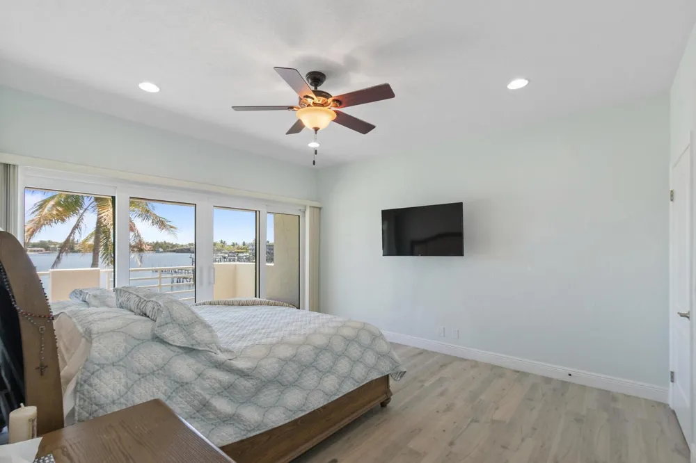 316 Lake Drive Lantana, FL 33462