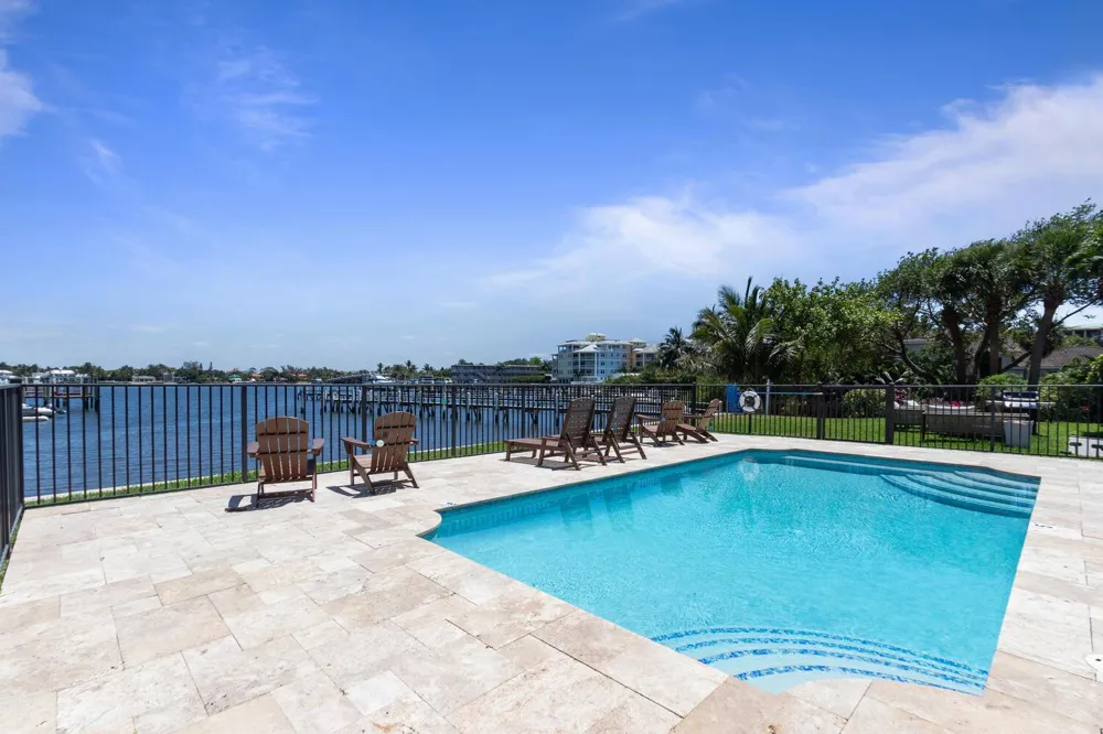 316 Lake Drive Lantana, FL 33462