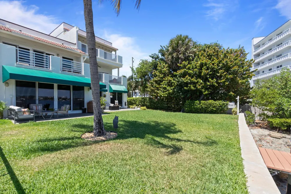 316 Lake Drive Lantana, FL 33462