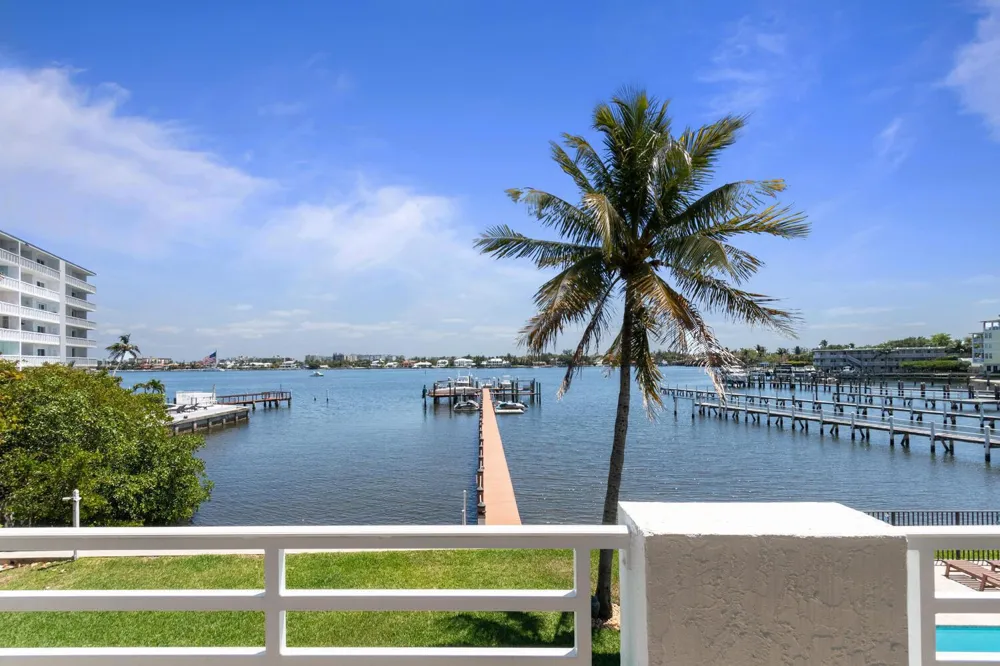 316 Lake Drive Lantana, FL 33462